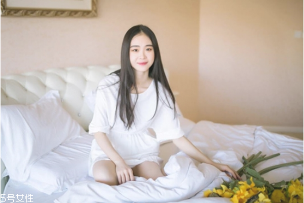 燙發(fā)染發(fā)后怎么護(hù)理 選拉直好還是洗直好 燙發(fā)染發(fā)后怎么護(hù)理 選拉直好還是洗直好