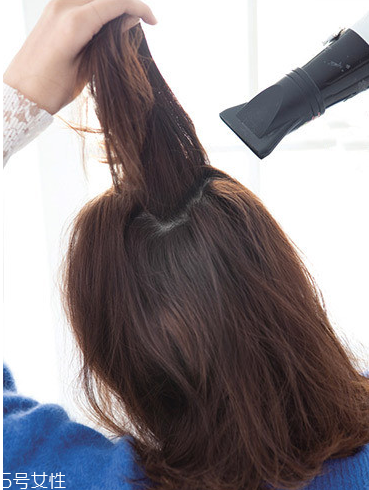 自己卷發(fā)怎么弄 卷發(fā)自己在家怎么打理 自己卷發(fā)怎么弄 卷發(fā)自己在家怎么打理