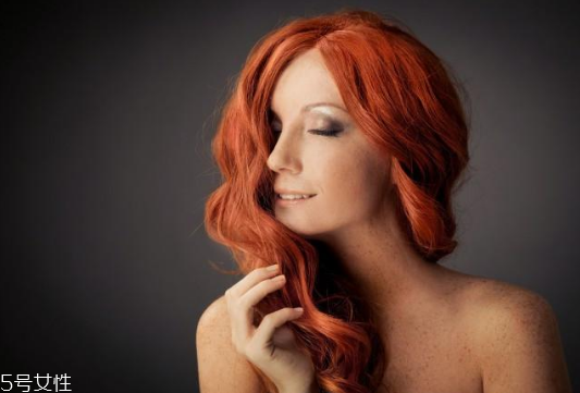 自己卷發(fā)怎么弄 卷發(fā)自己在家怎么打理 自己卷發(fā)怎么弄 卷發(fā)自己在家怎么打理