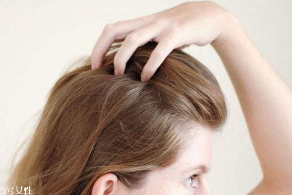 怎么讓頭發(fā)變蓬松 細(xì)軟頭發(fā)如何變蓬松 怎么讓頭發(fā)變蓬松 細(xì)軟頭發(fā)如何變蓬松