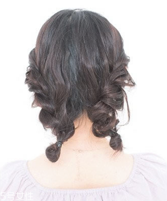 怎么用卷發(fā)棒卷內(nèi)扣 輕松燙優(yōu)雅波波頭發(fā)型 怎么用卷發(fā)棒卷內(nèi)扣 輕松燙優(yōu)雅波波頭發(fā)型