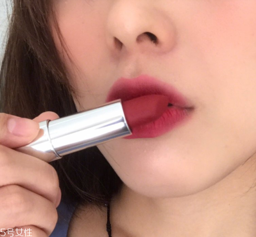 美寶蓮r10是什么顏色 美寶蓮r10適合黃皮嗎 美寶蓮r10是什么顏色 美寶蓮r10適合黃皮嗎