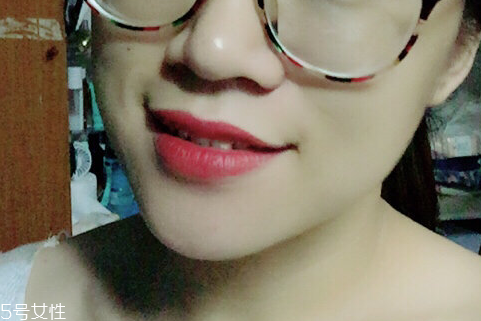 美寶蓮r10是什么顏色 美寶蓮r10適合黃皮嗎 美寶蓮r10是什么顏色 美寶蓮r10適合黃皮嗎