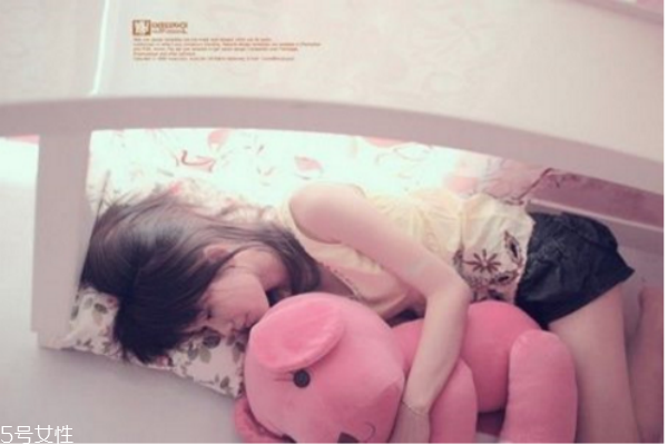 睡覺前做好這幾點(diǎn)，美白更有效哦