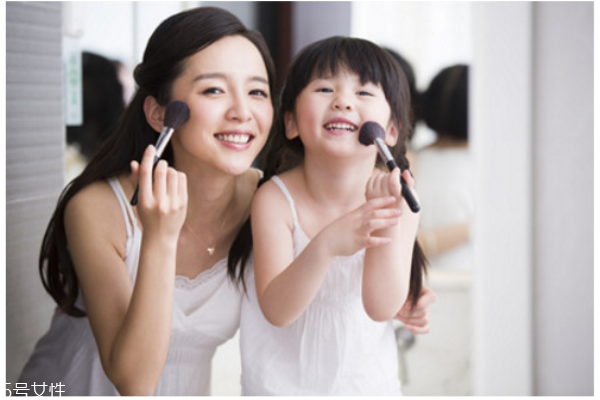 睡覺前做好這幾點(diǎn)，美白更有效哦