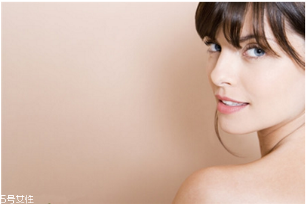 睡覺前做好這幾點(diǎn)，美白更有效哦