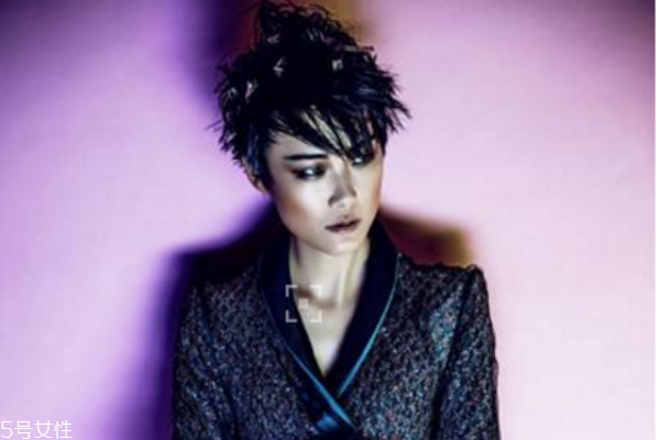 煙熏妝攻略，教你點不一樣的