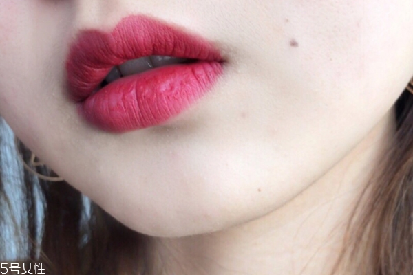 美寶蓮r10是什么顏色 美寶蓮r10適合黃皮嗎 美寶蓮r10是什么顏色 美寶蓮r10適合黃皮嗎