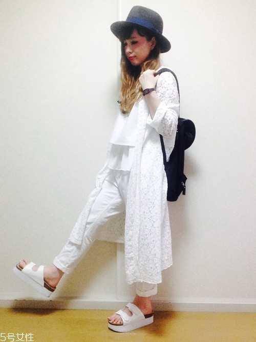 蕾絲衣服怎么搭配 4種蕾絲單品搭配指南 蕾絲衣服怎么搭配 4種蕾絲單品搭配指南