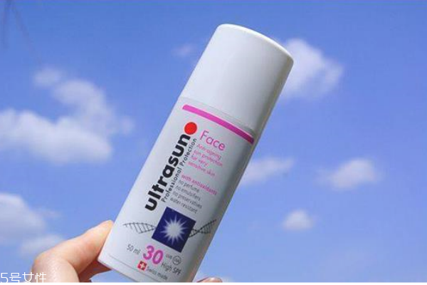 秋冬季防曬霜哪種好 秋冬季用什么防曬霜 秋冬季防曬霜哪種好 秋冬季用什么防曬霜