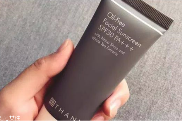 秋冬季防曬霜哪種好 秋冬季用什么防曬霜 秋冬季防曬霜哪種好 秋冬季用什么防曬霜