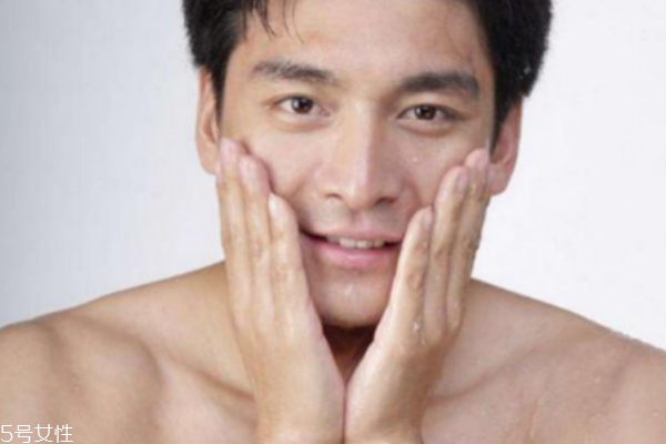 男士要去雀斑嗎 男士去雀斑產(chǎn)品推薦 男士要去雀斑嗎 男士去雀斑產(chǎn)品推薦