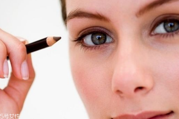 各種眼線畫(huà)法大集合，總有一種適合你
