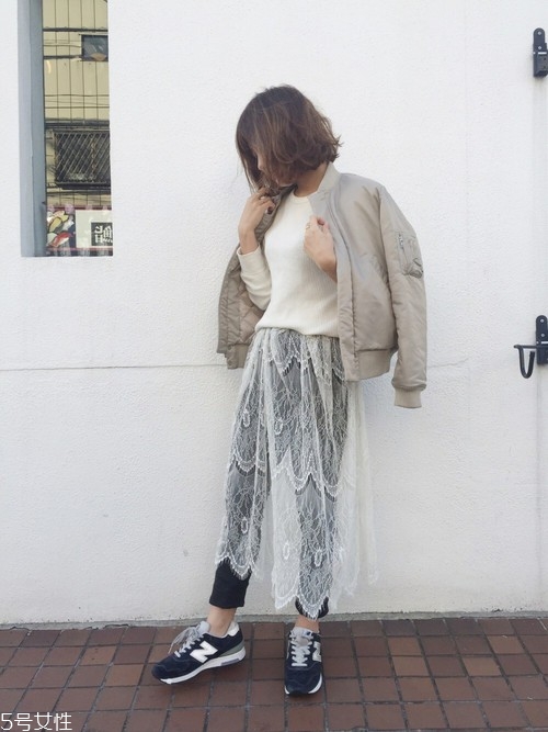 蕾絲衣服怎么搭配 4種蕾絲單品搭配指南 蕾絲衣服怎么搭配 4種蕾絲單品搭配指南