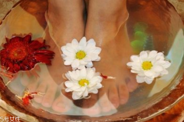 體寒泡腳有用嗎 體寒泡腳的好處 體寒泡腳有用嗎 體寒泡腳的好處