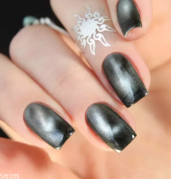 秋冬貓眼美甲圖片 指尖迎來高光時刻 秋冬貓眼美甲圖片 指尖迎來高光時刻