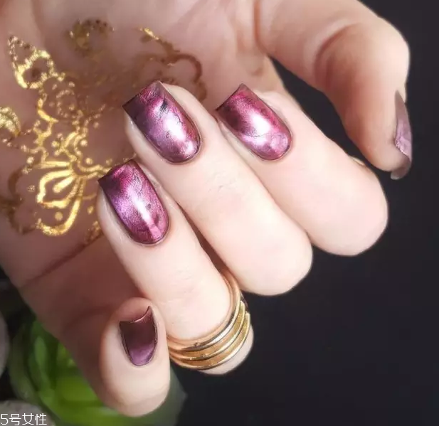 秋冬貓眼美甲圖片 指尖迎來高光時刻 秋冬貓眼美甲圖片 指尖迎來高光時刻