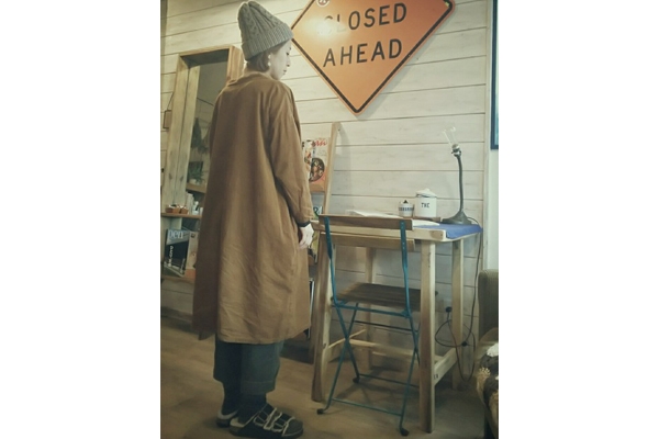 燈芯絨外套配什么褲子 燈芯絨外套褲子搭配圖片 燈芯絨外套配什么褲子 燈芯絨外套褲子搭配圖片