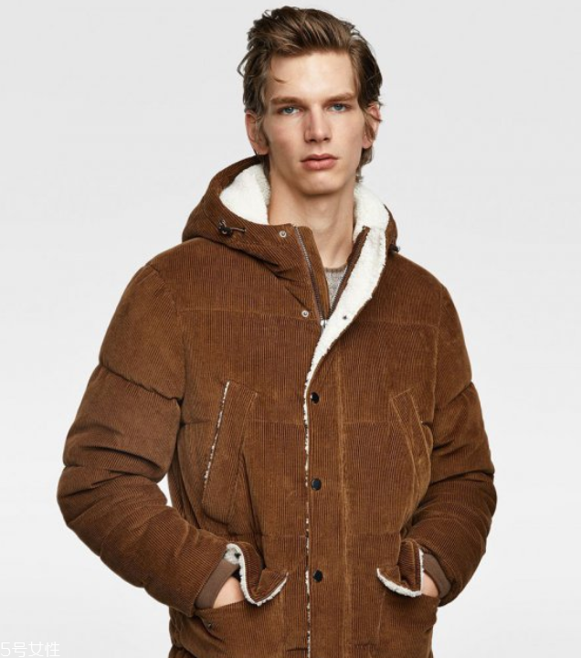 燈芯絨外套配什么褲子 燈芯絨外套褲子搭配圖片 燈芯絨外套配什么褲子 燈芯絨外套褲子搭配圖片