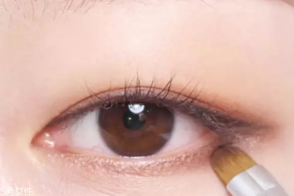 隱形眼線怎么畫 3步驟畫好隱形眼線 隱形眼線怎么畫 3步驟畫好隱形眼線