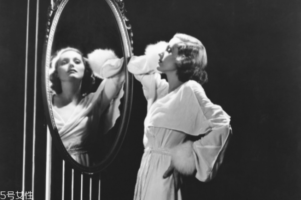 去魚尾紋的最好土方法 魚尾紋除皺方法 去魚尾紋的最好土方法 魚尾紋除皺方法