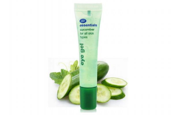 小黃瓜眼霜適合什么年齡 眼霜的正確使用順序 小黃瓜眼霜適合什么年齡 眼霜的正確使用順序