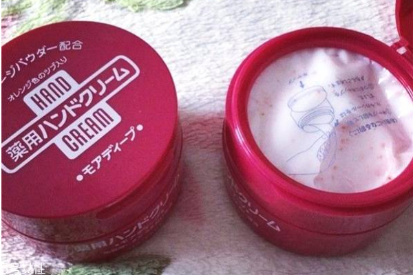 資生堂護(hù)手霜紅藍(lán)差別 資生堂護(hù)手霜紅白差別 資生堂護(hù)手霜紅藍(lán)差別 資生堂護(hù)手霜紅白差別