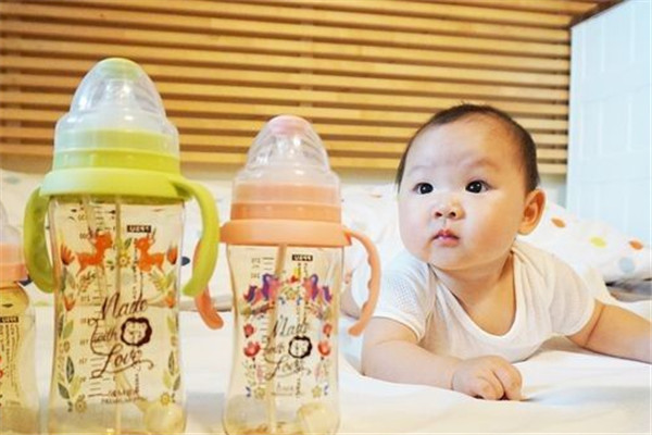 奶瓶材質哪種好 挑選技巧與心得 奶瓶材質哪種好 挑選技巧與心得