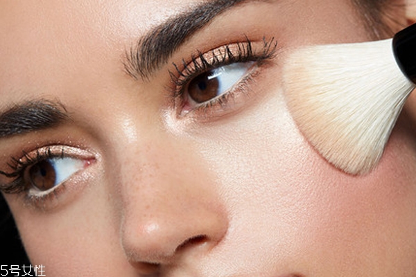 上班化妝心得體會(huì) 5招偷懶化妝訣竅上班不遲到 上班化妝心得體會(huì) 5招偷懶化妝訣竅上班不遲到