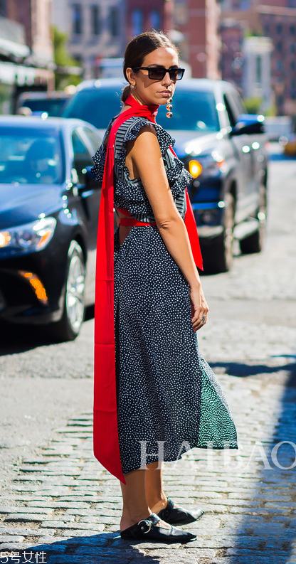 平底穆勒鞋搭配圖片 4個誤區(qū)導(dǎo)致矮肥圓 平底穆勒鞋搭配圖片 4個誤區(qū)導(dǎo)致矮肥圓