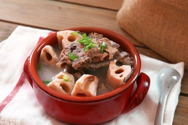 蓮藕排骨湯作用與營養(yǎng)價(jià)值功效
