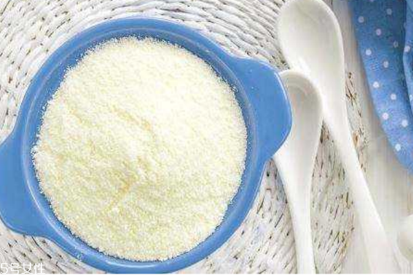 奶粉結(jié)塊是什么原因 還能喝嗎 奶粉結(jié)塊是什么原因 還能喝嗎