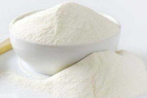 奶粉結(jié)塊是什么原因 還能喝嗎 奶粉結(jié)塊是什么原因 還能喝嗎