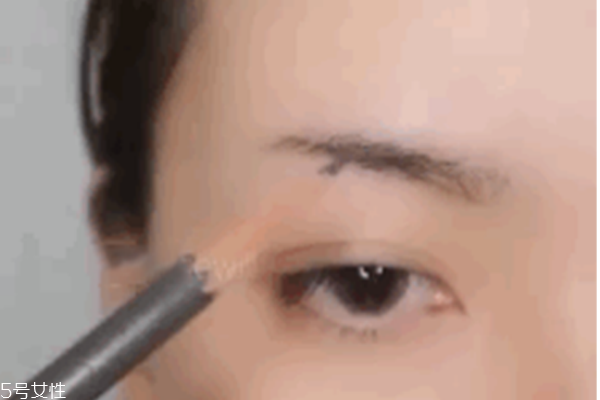 長臉適合什么眉型 氣質細長眉毛畫法