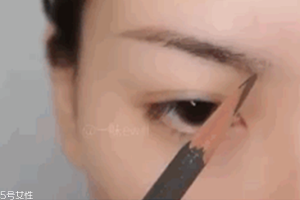 長臉適合什么眉型 氣質細長眉毛畫法