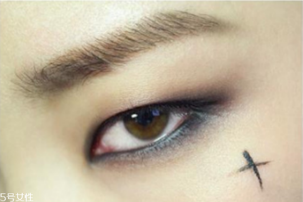 權志龍眉毛怎么化 權志龍眉毛畫法教程