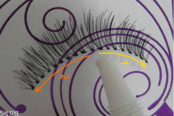 假睫毛怎么粘 粘貼假睫毛的簡(jiǎn)單貼法 假睫毛怎么粘 粘貼假睫毛的簡(jiǎn)單貼法