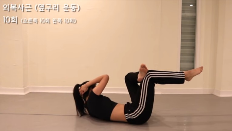 川字腹肌怎么練 每天5分鐘1周就有效 川字腹肌怎么練 每天5分鐘1周就有效