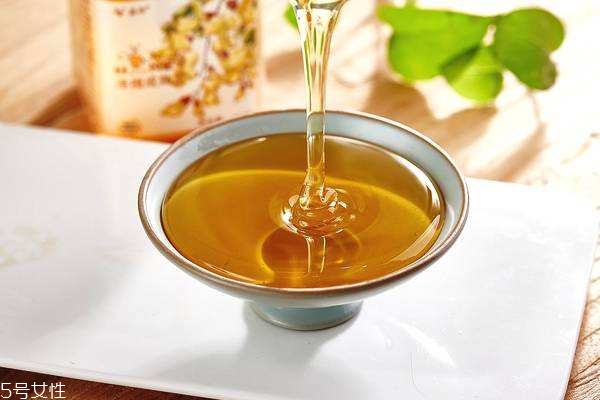 蜂蜜洗臉有用嗎 過(guò)敏臉可以嘗試 蜂蜜洗臉有用嗎 過(guò)敏臉可以嘗試