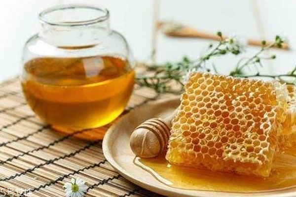 蜂蜜洗臉有用嗎 過(guò)敏臉可以嘗試 蜂蜜洗臉有用嗎 過(guò)敏臉可以嘗試