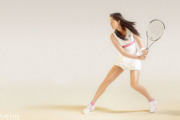 冬天腳冰涼用什么泡腳 女人冬天手腳冰涼的原因 冬天腳冰涼用什么泡腳 女人冬天手腳冰涼的原因