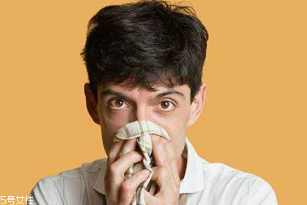 感冒和肺炎的區(qū)別 教你找準病因對癥下藥 感冒和肺炎的區(qū)別 教你找準病因對癥下藥