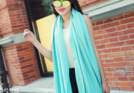 冬季圍巾怎么搭配衣服 冬季圍巾搭配圖片 冬季圍巾怎么搭配衣服 冬季圍巾搭配圖片