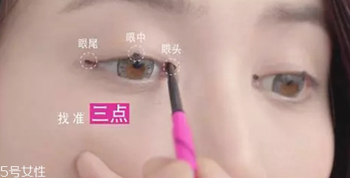 眼線和眼影先畫哪個(gè) 眼線和眼影搭配畫法步驟 眼線和眼影先畫哪個(gè) 眼線和眼影搭配畫法步驟