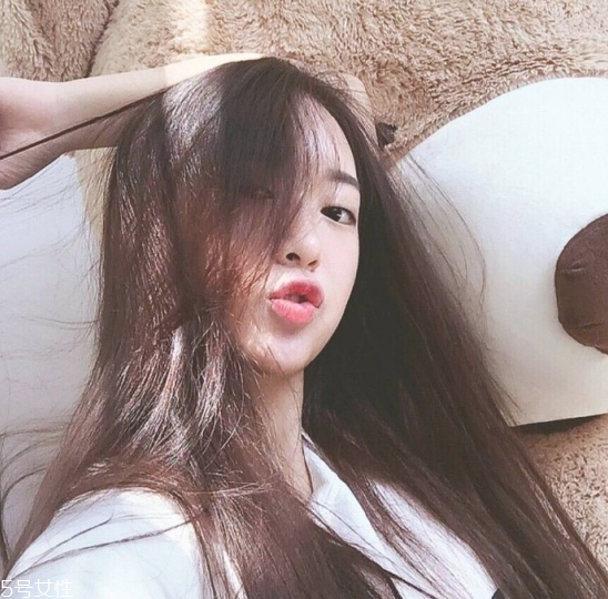 冬天頭發(fā)染什么顏色好看 冬天染發(fā)顏色大全圖片 冬天頭發(fā)染什么顏色好看 冬天染發(fā)顏色大全圖片