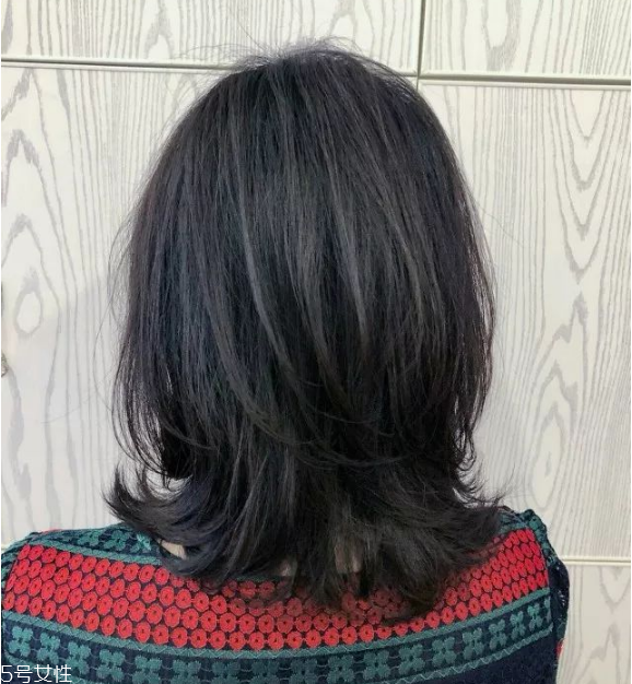 黑茶色需要漂染嗎 黑茶色頭發(fā)發(fā)型圖 黑茶色需要漂染嗎 黑茶色頭發(fā)發(fā)型圖
