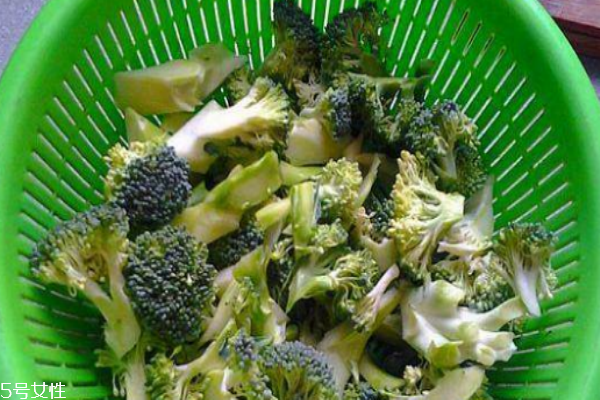 西藍(lán)花里有蟲(chóng)子嗎 教你如何清洗西藍(lán)花