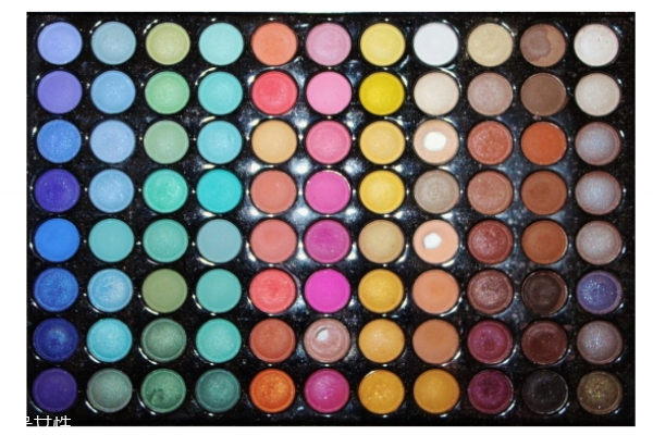 初學(xué)化妝的正確順序步驟 新手化妝誤區(qū)千萬要注意 初學(xué)化妝的正確順序步驟 新手化妝誤區(qū)千萬要注意