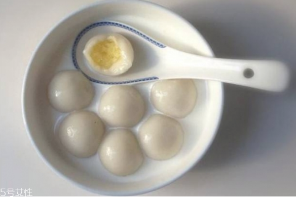 做湯圓用什么糯米粉好 不同的湯圓做法 做湯圓用什么糯米粉好 不同的湯圓做法