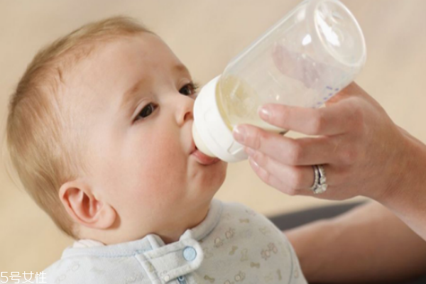如何挑選奶粉 貴的不一定合適 如何挑選奶粉 貴的不一定合適